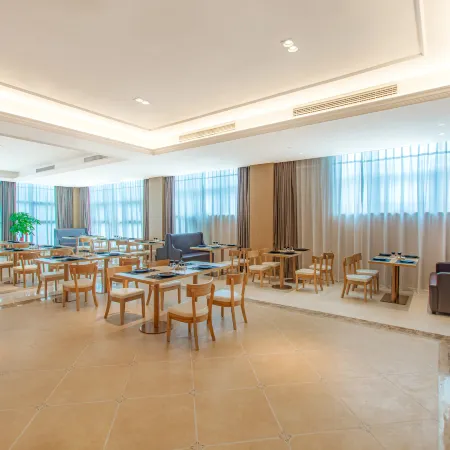 Vienna International Hotel (Pingxiang Yuhu Road Branch)