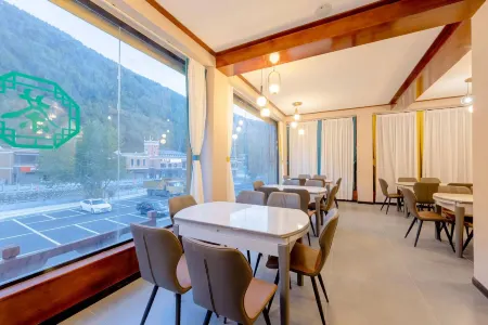 Shangshanju Chinese Inn (Siguniangshan Branch)