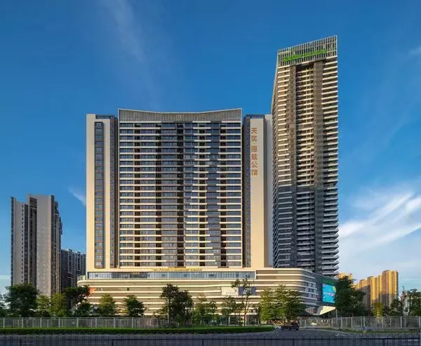 Modern Light Luxury Apartment (Tianlu International Plaza Branch)