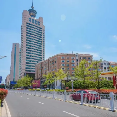 Zhuote Apartment (Qingdao May Fourth Square) Отели рядом с достопримечательностью «Олимпийский парусный центр»