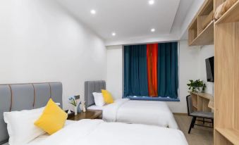 Xiangyuan Hotel (Shangri-La Bus Station)