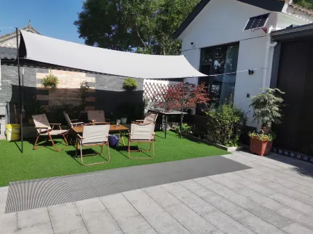 Cozy Courtyard View B&B (Xifu Old Street Branch) Отели рядом с достопримечательностью «Jintai Taoist Temple»