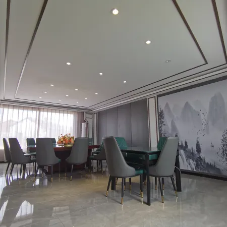 Jingbo Lake Nashan Nashui Hotel