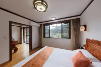 Yaqiu Courtyard Featured Hostel
