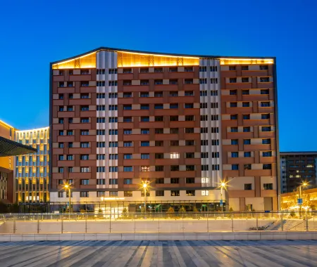 CJIA Premium Apartment (Xiongan Shangwu Fuwu Center) Отели рядом с достопримечательностью «Jinhu Park»