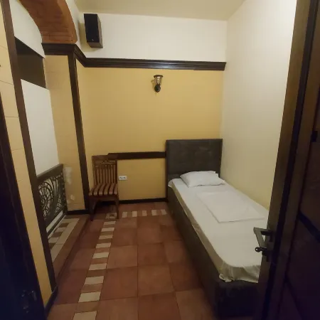 Hotel Jan in the very center Отели рядом с достопримечательностью «Площадь Свободы»