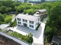 BAN SHAN XIAN JU HOMESTAY