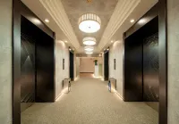 Chongqing Yanyu Hotel (Jiefangbei Pedestrian Street Hongyadong Branch)