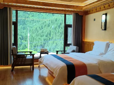 Zha Ga Na Jing Qu Da Jiu Dian Hotels near Yeri Village