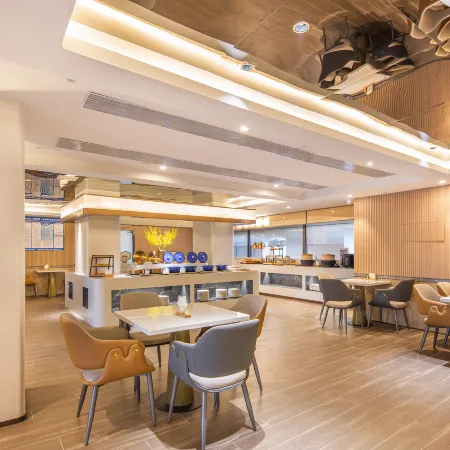 Starway Hotel (Shangqiu Minquan North Station)