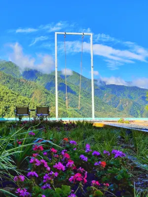 Mountain Tour Homestay（Four sisters Mountains） Hotels near Lieren Peak