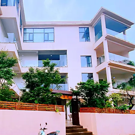 Xunmeng IMAX Cinema Homestay