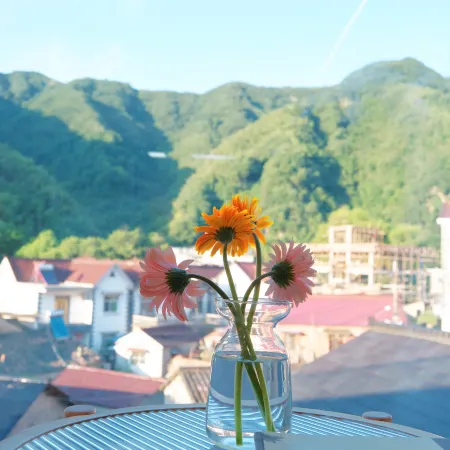 A guesthouse（Moon Bay Scenic Spot Store, Guanzhong Line, Yunnan ）