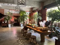 Yi mu zhi Jian min su Hotels in Xinping