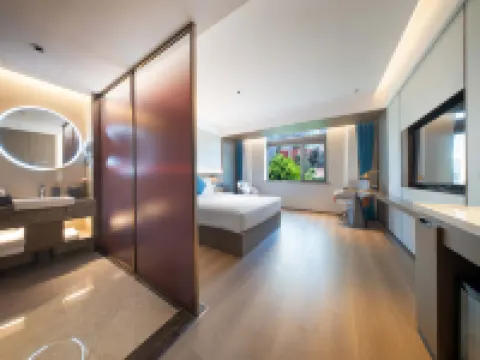 青島藍鯨灣酒店（五四廣場萬象城店）