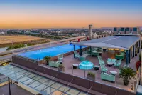 Shanghai Garden Rezen Hotel - Infinity Pools