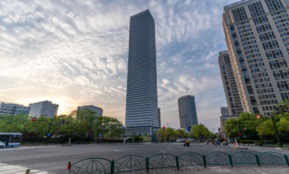 Royal Court Hotel (Shanghai Houtan Subway Station Branch)