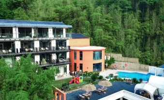 Xiaochun Shanse · Sitang Wenquan · Xingkong Yongchi Family Designer Wild Luxury Boutique Stay