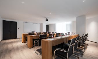 (Do A Land LAB Hotel (Jiaxiulou Branch, Fountain Pool Metro Station, Guiyang)