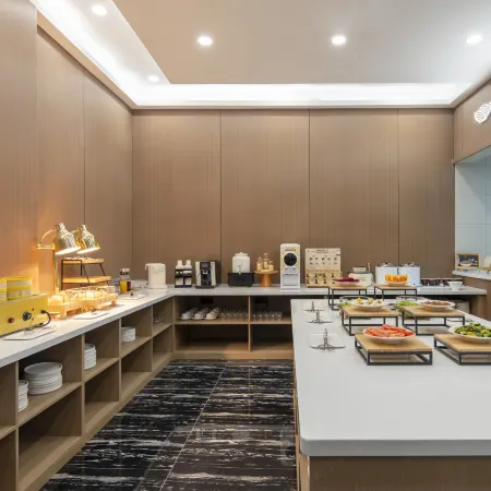 Aifeel Hotel (Lianyungang Donghai Pedestrian Street High Speed Railway Station)