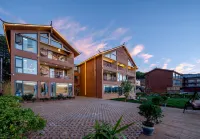 Yalasuo Manor Hotels in Нінлан