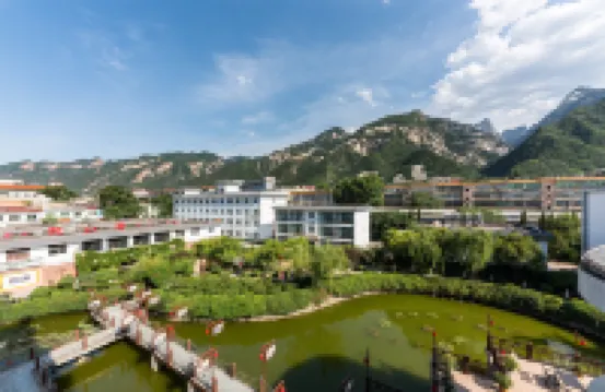 Huashan Inn & Hero Culture Theme Hotel (Yuquanyuan Store in Huashan Scenic Spot)