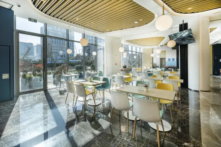 Holiday Inn Express Shanghai Pudong Zhangjiang Отели рядом с достопримечательностью «Zhangjiang Art Park»