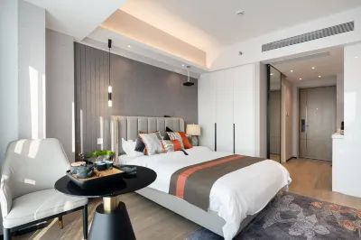 Le8 Chain Hotel (Shenzhen Pingdi Yicheng PARK Wal-Mart Store) Hotels near Shenzhenfeng Mountain Temple