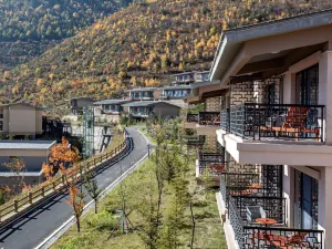 High Mountain Resort Shangri-La