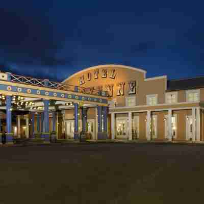 Disney Hotel Cheyenne Hotel Exterior