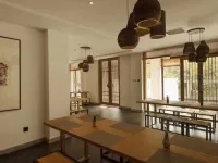 Moshe Hotel (Xihua Oriental International)