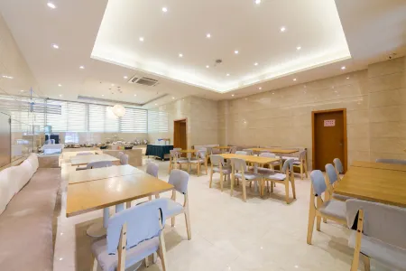 Nanrong Quanji Hotel Отели рядом с достопримечательностью «Aojiang»