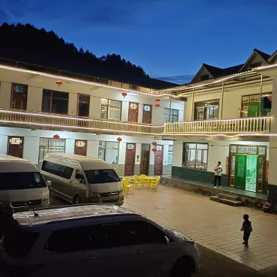 Lvyinge Farm Stay Hotels near Tianshui Maiji Mountain scenic area