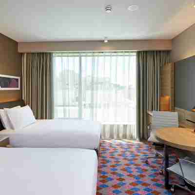 伯斯北橋希爾頓逸林飯店 Rooms
