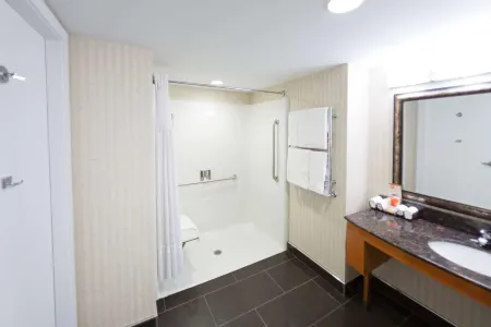 Best Western Plus Kelowna Hotel & Suites