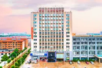 Lavande Hotel (Zhucheng Dinosaur Park) Hotels near People＇s Market (Renmin East Road)