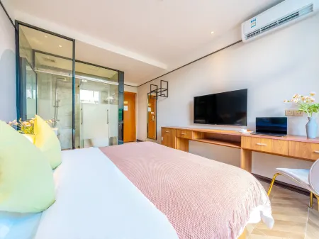 Manfei Hotel (Yiju Guiping Xishan Store) Отели рядом с достопримечательностью «Xishan Mountain»