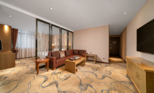 Boyi Hotel (Guangzhou Zhujiang New Town Tianhe Park Metro Station)