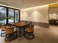 JAMES JOYCE COFFETEL Hotel Kunming Nanping Pedestrian Street store Hotels near كونمينغ هال