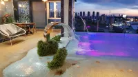 BlueTel Re'sidencE Bangkok IMPACT-1 Time Drop-Off Service to IMPACT OR MRT (MTO2) - Hot Tub