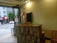 Tianmen Lotus Garden Hotel
