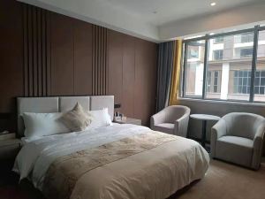 Yilong Jinhua Business Hotel