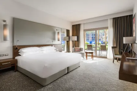 Dusit Thani LakeView Cairo Отели рядом с достопримечательностью «Канадский международный колледж - CIC»