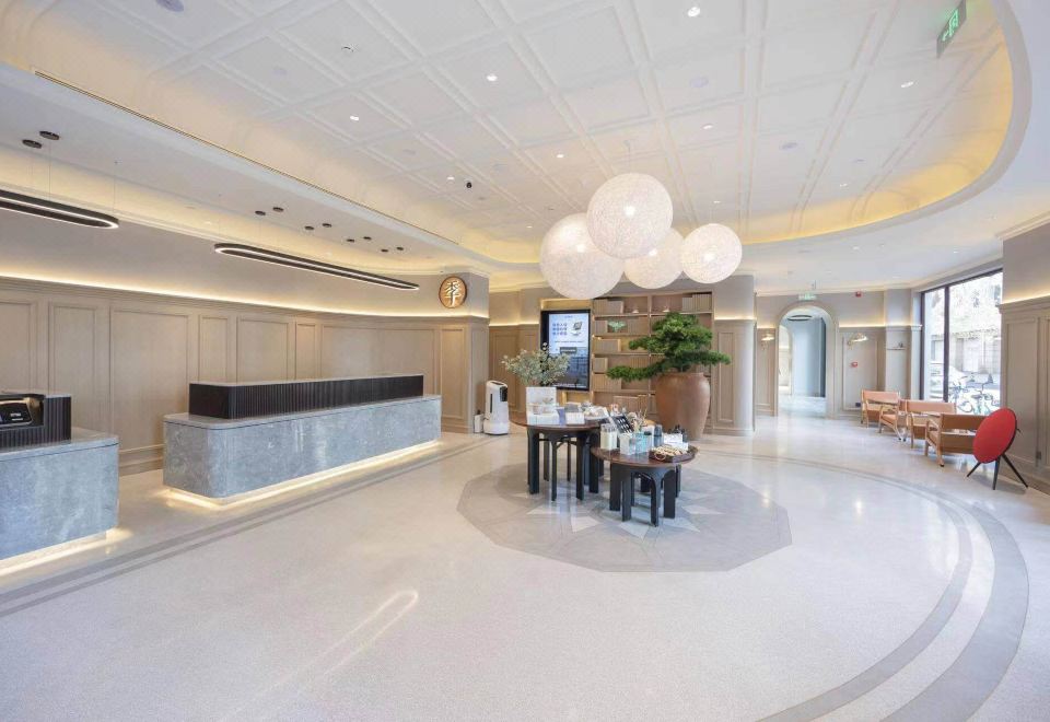 2. JI Hotel..