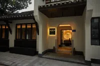 Nanmu Hall No.9 Homestay (Chaozong Street Branch, Changsha) Hotels near Zhongshan Pavilion