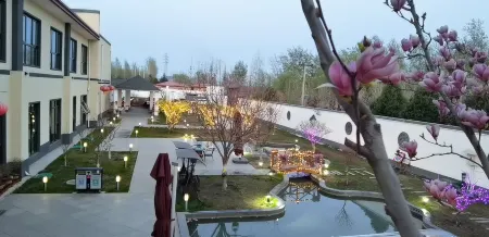 Yunmeng Resort Hotel Отели рядом с достопримечательностью «Rose Garden»