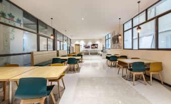 Dongyi convenient hotel (Guangzhou Zhizao Plaza foreign trade school store)