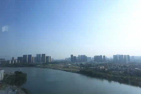 Laikeli Rainbow Apartment (Longjing Garden Lanshi Subway Station, Foshan)