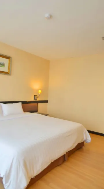 ห้องซูพีเรียร์ เตียงใหญ่ 1 เตียง