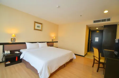 The City Hotel Sriracha by BBH Japan Отели в г. Si Racha